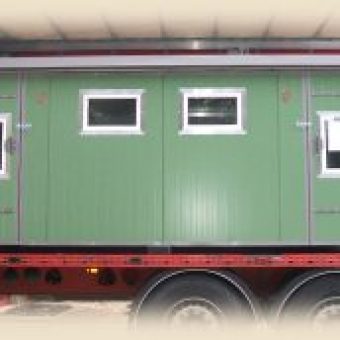 Transport eines Huehnerstalls